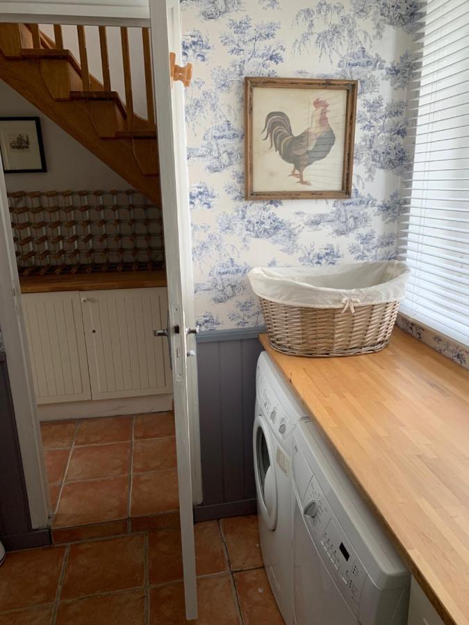 Entire Farm House Stay, La Gerouardiere Barenton Exterior foto