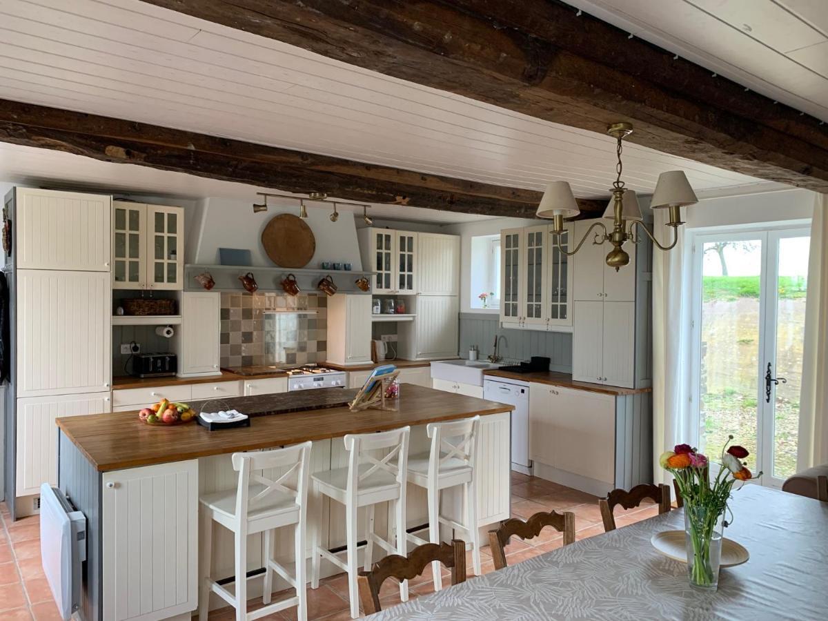 Entire Farm House Stay, La Gerouardiere Barenton Exterior foto